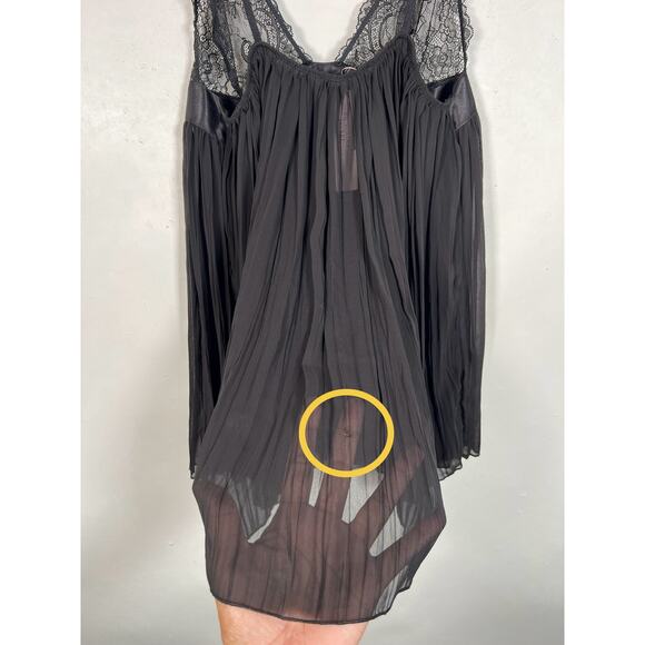 NEW! Victoria’s Secret Women's Black Lace Babydoll Top M Mesh Chemise *Read - Picture 8 of 9